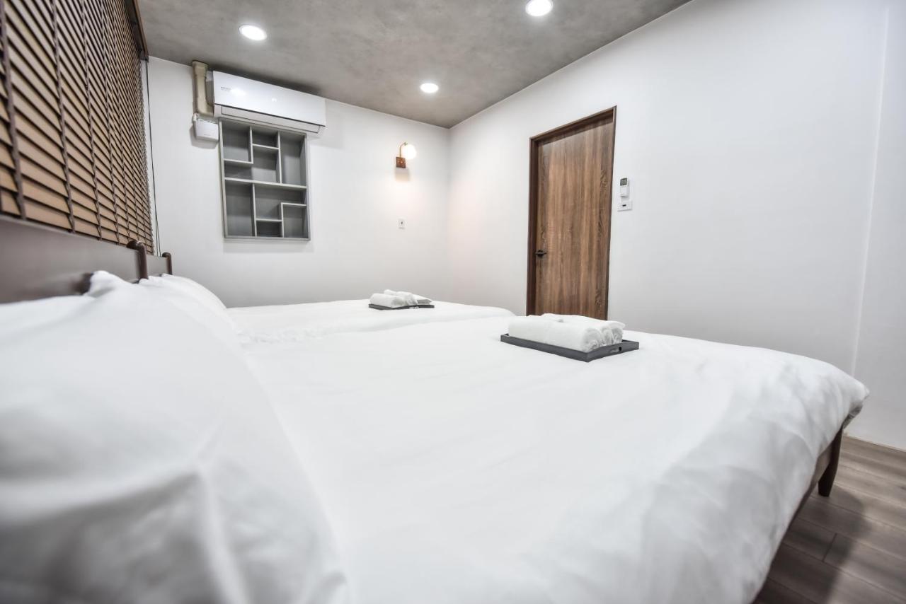 Eryang Homestay Тайнань Экстерьер фото
