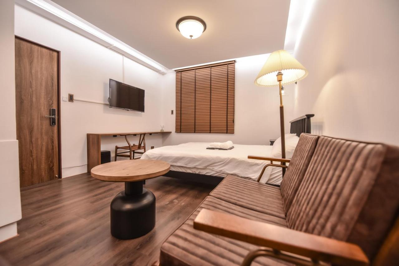 Eryang Homestay Тайнань Экстерьер фото