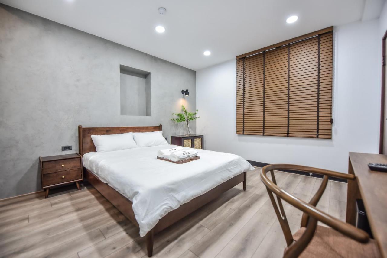 Eryang Homestay Тайнань Экстерьер фото